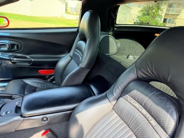 2001 Chevrolet Corvette Base