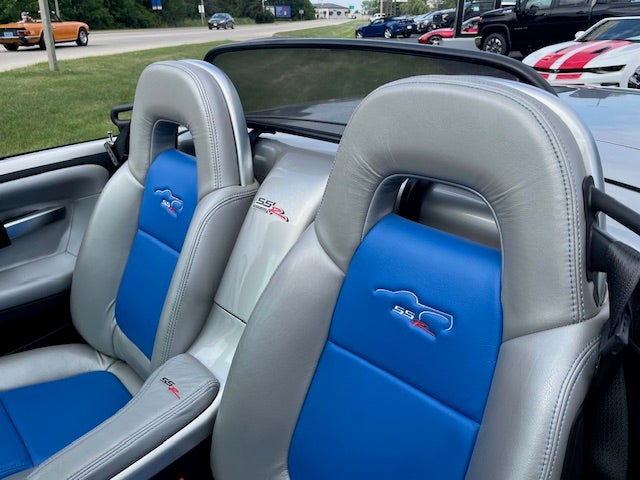 2004 Chevrolet SSR LS