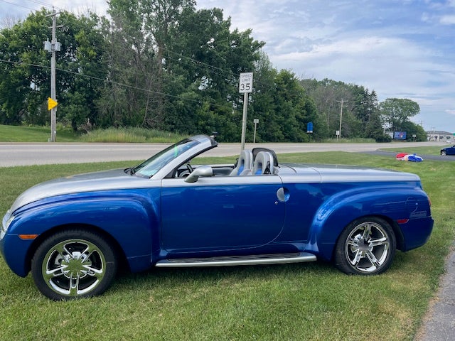 2004 Chevrolet SSR LS