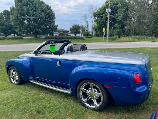 2004 Chevrolet SSR LS